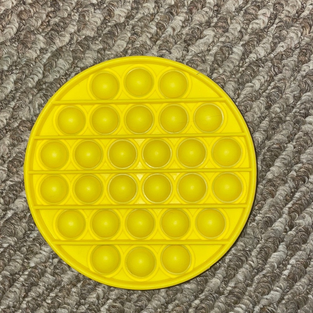 Yellow circle pop it